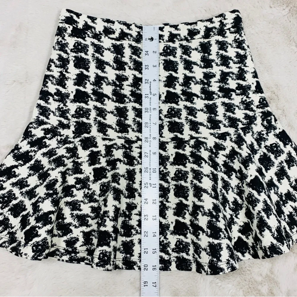 PARKER Mckenna Fit & Flare Mini Skirt sz 2 Waist 26" Black White Houndstooth - Picture 14 of 16